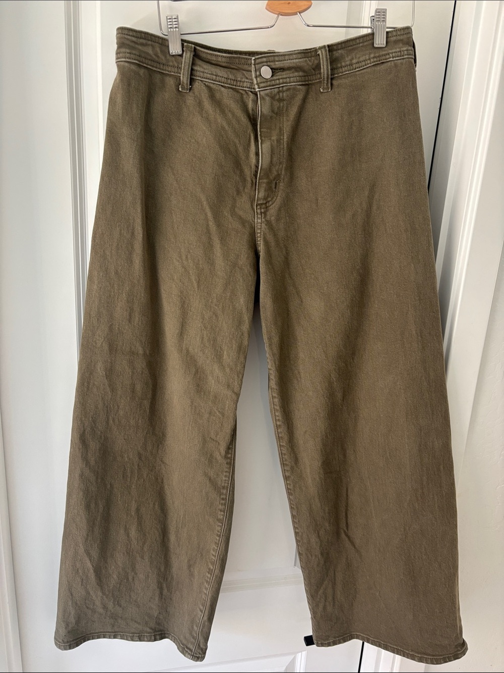 Women’s army green Wide-Leg Universal Threads size 12